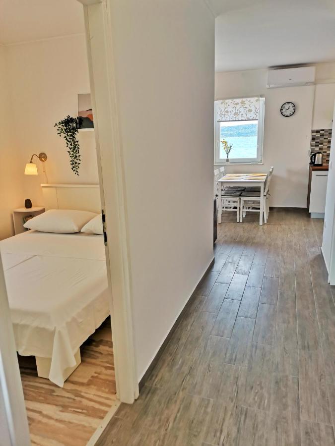 Apartment Roman Betina  Buitenkant foto