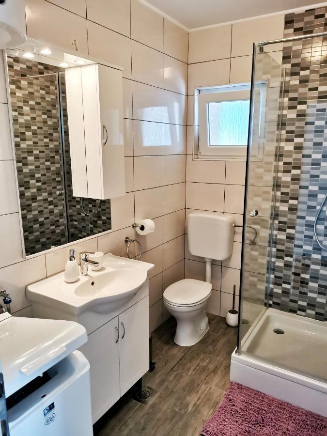 Apartment Roman Betina  Buitenkant foto