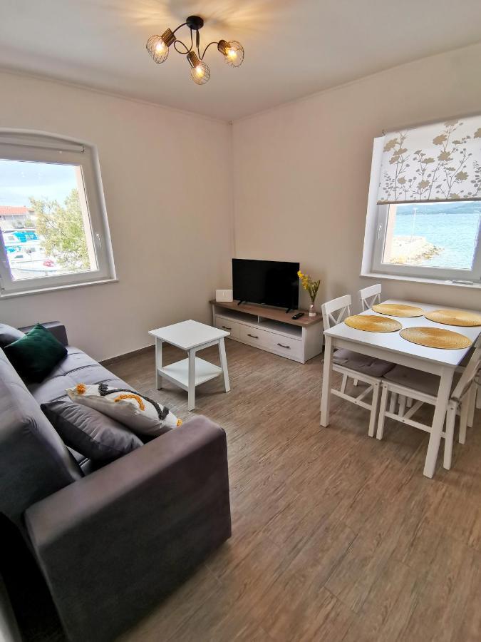 Apartment Roman Betina  Buitenkant foto